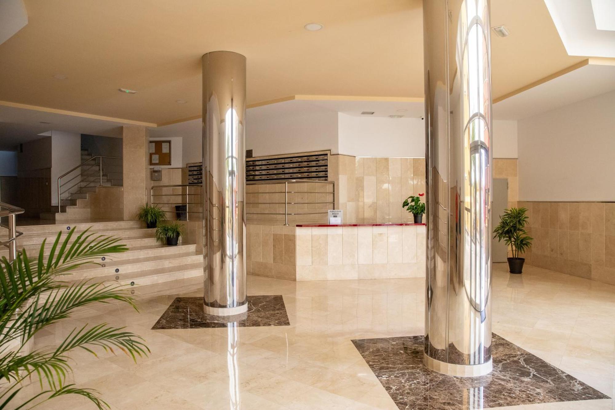 Apartamento Padilla & Romero Fuengirola Bagian luar foto